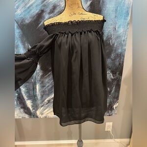 Max Studio off the shoulder Blouse